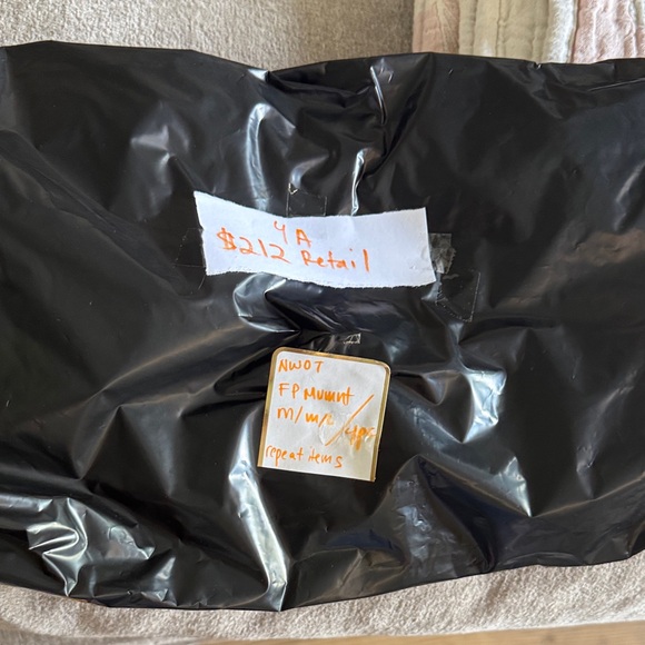 FREE PEOPLE MYSTERY BUNDLE M & M/L - Picture 1 of 2